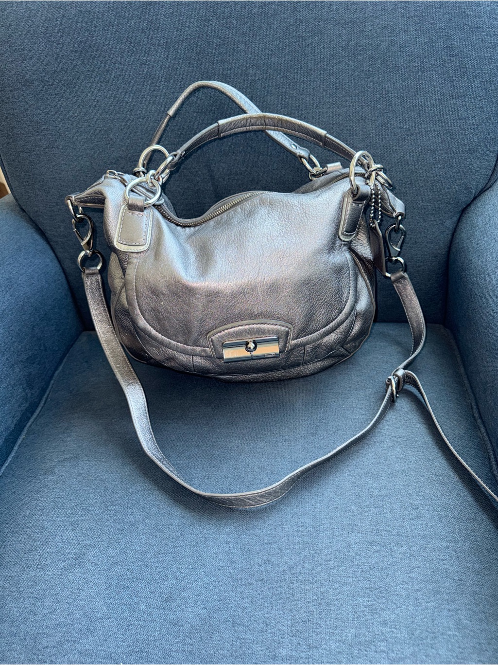 Coach Kristin Turn Lock Silver Metallic Y2k